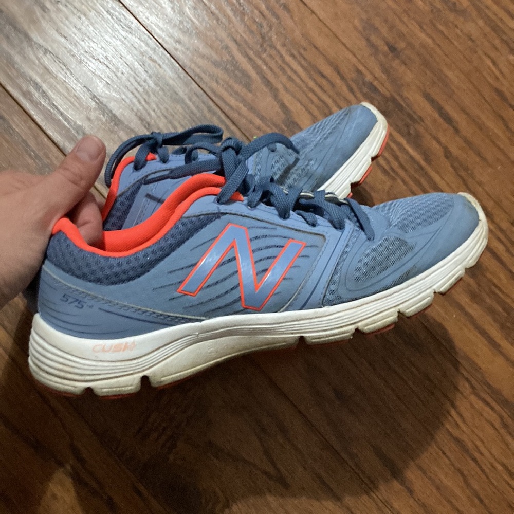 New Balance 575 Women’s Shoes size 12. VGUC. Worn only a handful of times.